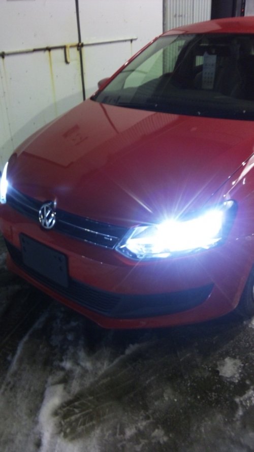 作業風景（VW　POLO　BlueMotion　HID　LED　カーナビ　ETC）