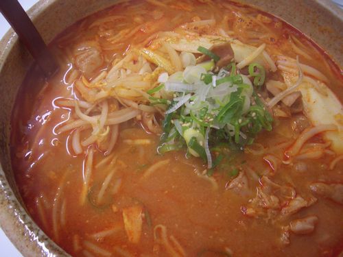 寒い冬にはスタミナラーメン/ホルメンラーメン＆豚肉丼