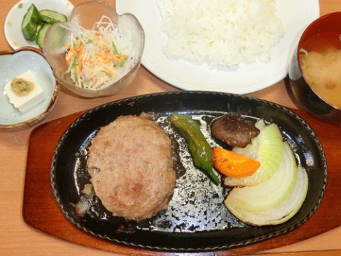 明日は手作りのハンバーグ定食♪