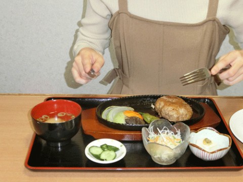 明日は手作りのハンバーグ定食♪