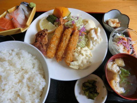 明日は、お楽しみ定食です♪