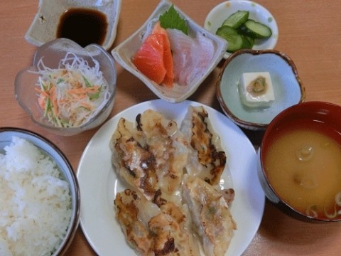 明日は餃子定食♪