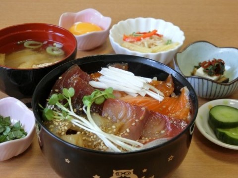 美味!海鮮漬け丼定食♪