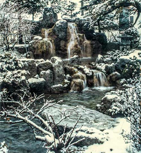 芽登石の瀧石組