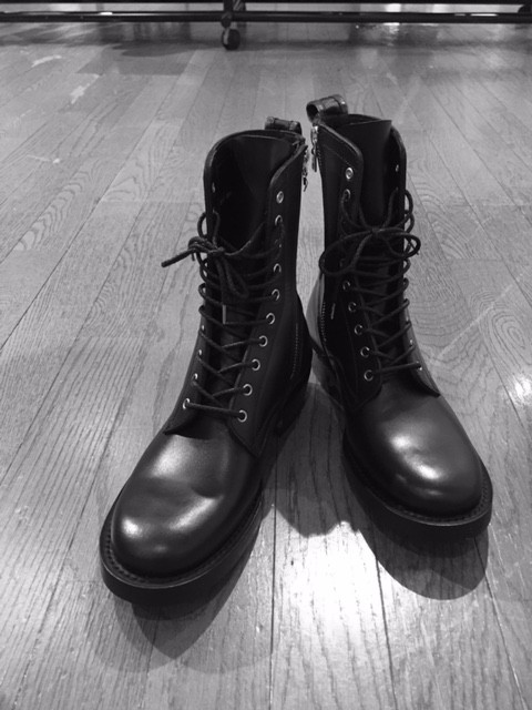 BACKBONE 10 HOLE RACE UP BOOTS。