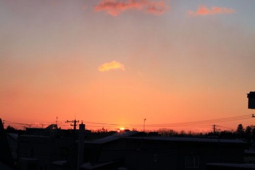 大地震の翌朝の日の出