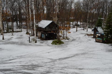 一足早い積雪!