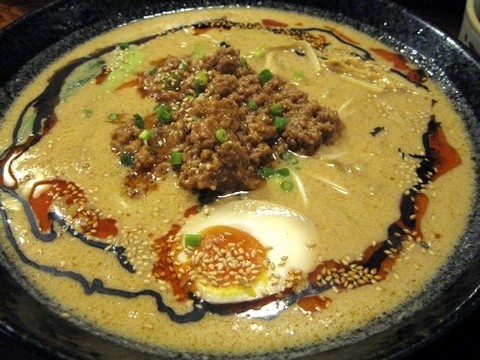 坦々麺とチャーマヨ丼　（羅妃焚）