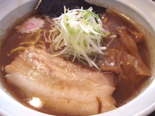 濃厚魚介豚骨Ｗスープしょうゆラーメン