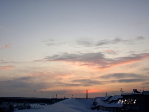 日の出と雪景色