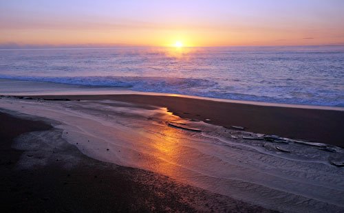 　日の出は海で、そして霧氷の山へ