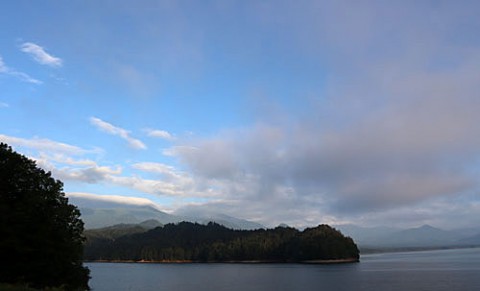 糠平源泉郷はいつも青空