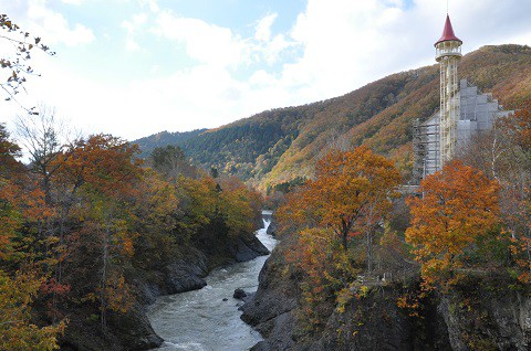 10月12日　滝上町　渚滑川渓谷遊歩道　今日の錦仙峡・・・6