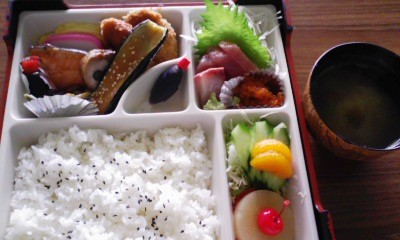 今日は「幕の内弁当」でした(^_^)