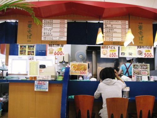 お蕎麦屋さんのラーメンとゴニョゴニョ（汗）。