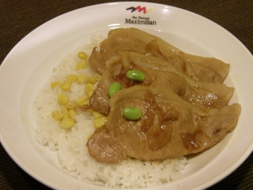 好評です！バターコーンライスの洋風豚丼～十勝野ポーク/中札内村使用～