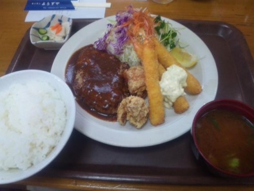 地元の洋食屋さんへ