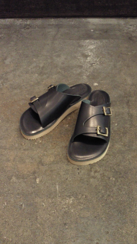 LEFT HAND W-STRAP BUCKLE SANDAL入荷！！