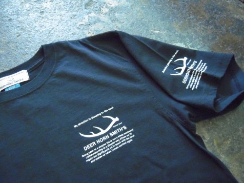 DEER HORN SMITH'S ロゴTシャツ