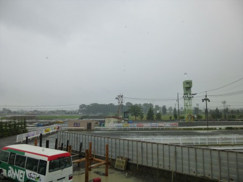 雨に濡れました