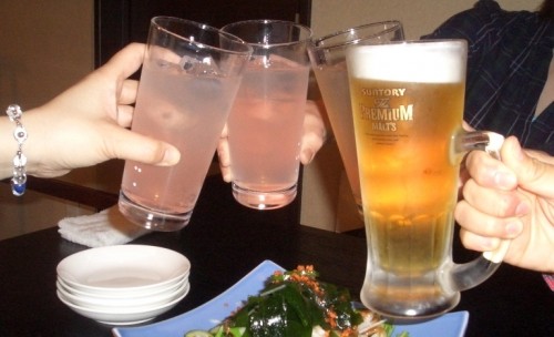 久しぶりの女子会？楽しく食べて、飲んで、もちろんおしゃべりも・・・・