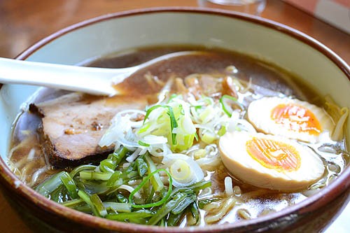 これがかぼちゃ麺なんですね！/ラーメン元藤さん