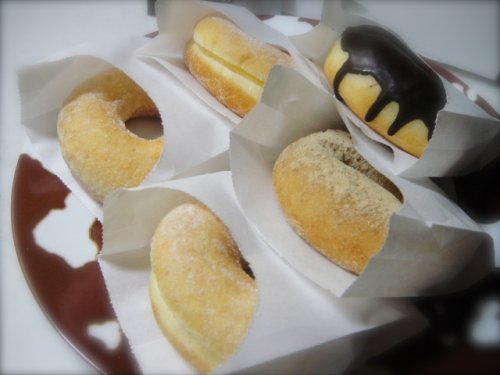 　初・ヤムヤム弁当に感激の巻(＾ω＾)とDONUT LABOさん♪