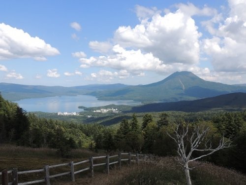 雄阿寒岳・阿寒湖の大パノラマ　～白湯山～