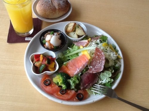 シェフのおまかせサラダプレートランチ