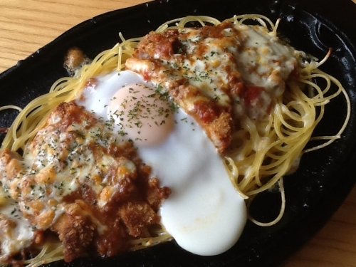 チーズスパカツ 目玉焼きのせ