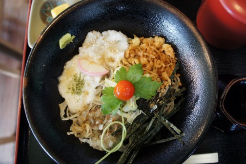 新店オープン!　麺工房ふたばさんの冷やし贅沢そば