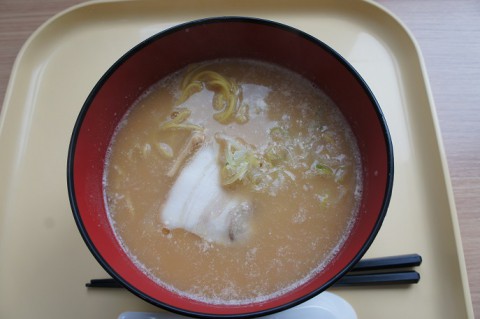 新オープン! 合同庁舎食堂の特製醤油ラーメン