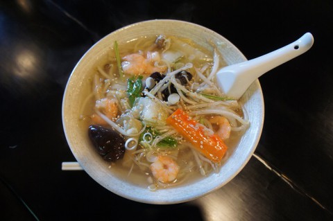 地粉麺皮房 小麦の木さんの海老と野菜の塩ラーメン