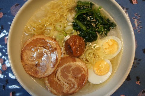 食いしん坊主軒の冷やしラーメン(塩)