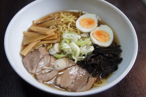 食いしん坊主軒の醤油ラーメン