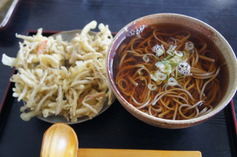 幕別町・食膳場　森脇さんのごぼう天そば