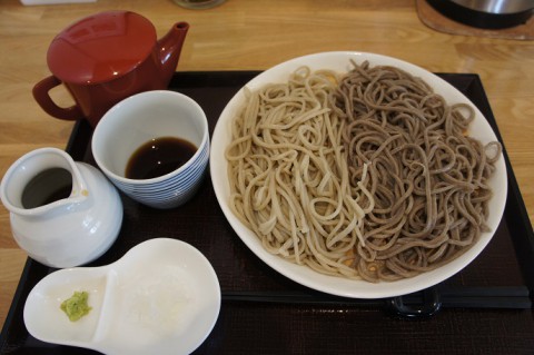 音更町・蕎麦 二天さんの二色ざる