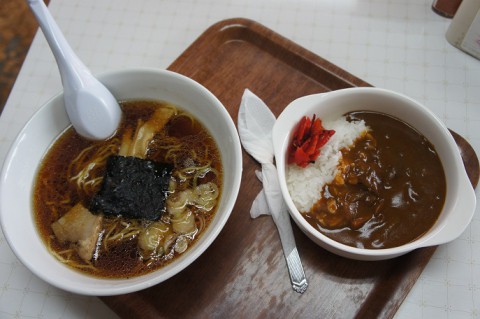 久平食堂さんのしょうゆらーめん&カレーライス