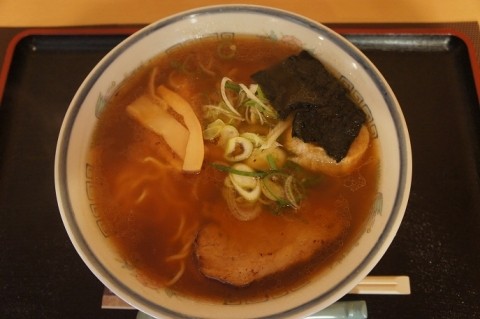 移転オープン!　四季の彩  れんがさんの醤油ラーメン