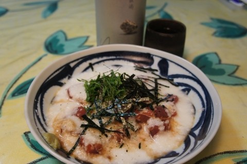 食いしん坊主亭の漬けマグロの山かけ