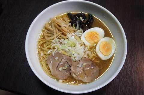 食いしん坊主軒の札幌濃厚味噌ラーメン