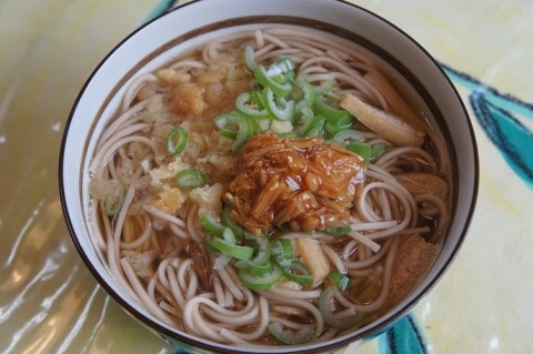 食いしん坊主庵のたぬきそば