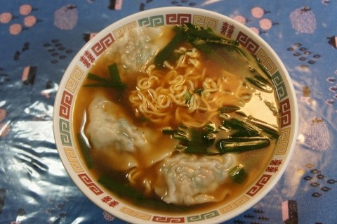 食いしん坊主軒の餃子ラーメン