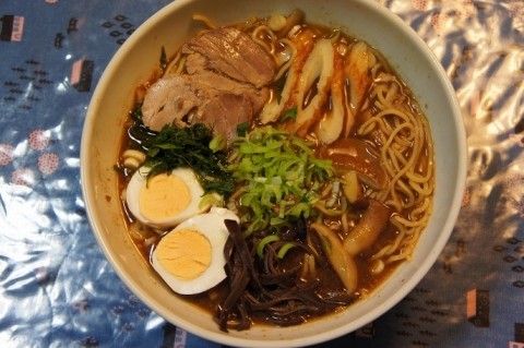 食いしん坊主軒のきのこラーメン