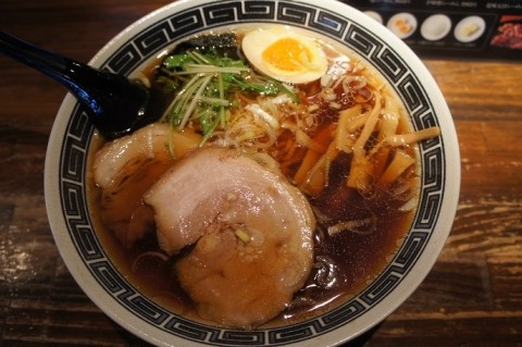 らーめん酒屋 三楽さんの醤油