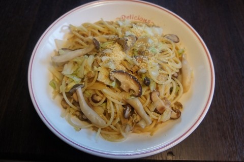 今日の宅麺はきのこスパゲッティ～♪