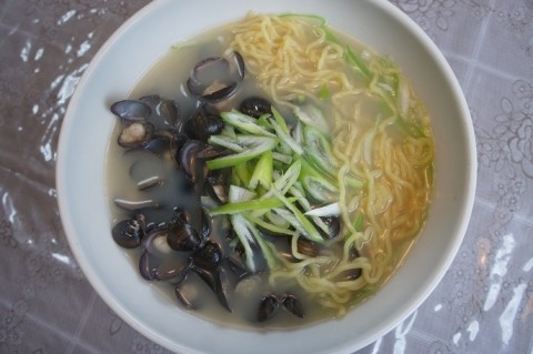 食いしん坊主軒のしじみラーメン～♪