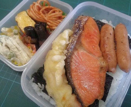 男の手弁当。