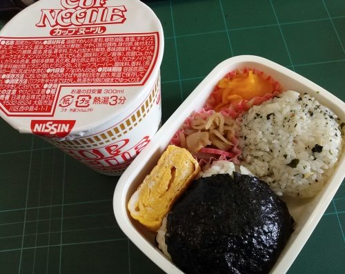 男の手弁当。