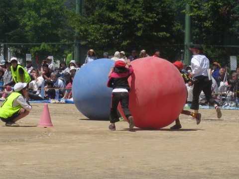 「地域と共に!?」 つつじが丘小も運動会